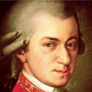 Leen cartas de Mozart durante un concierto en su memoria