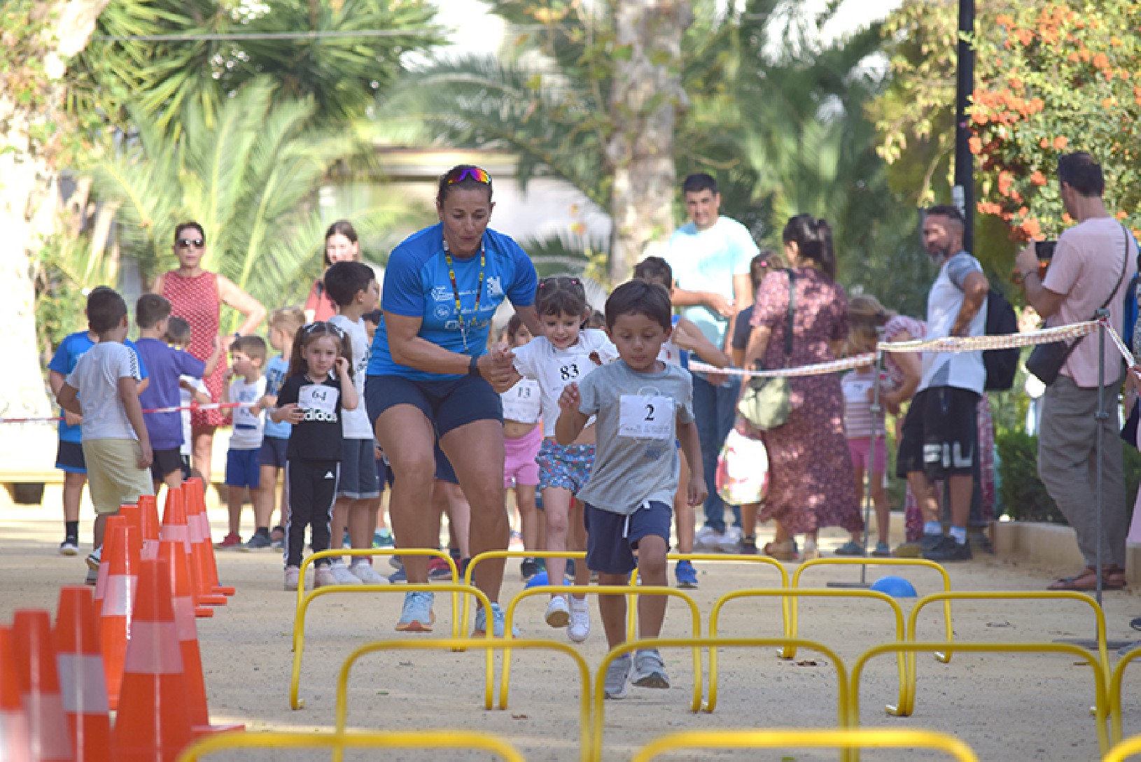 102 menores se suman a la primera jornada de 'Atletismo en la calle' celebrada en La Alameda